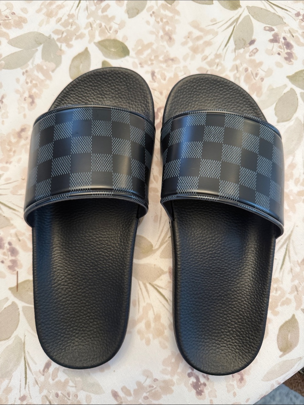 Women’s Black Checker Slide Sandals size 8